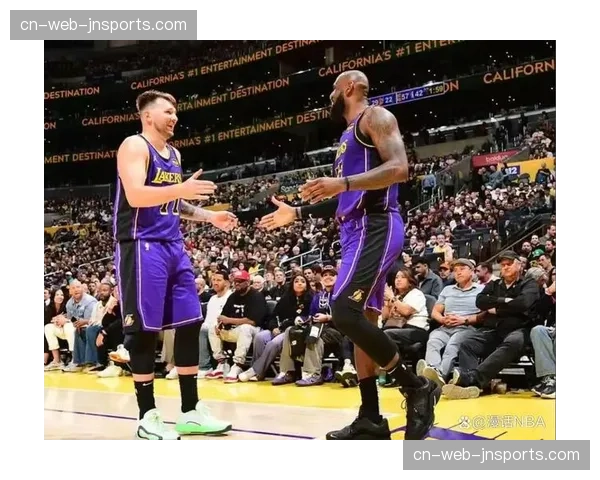 西部季后赛直通席位争夺激烈 湖人太阳勇士形成第二集团